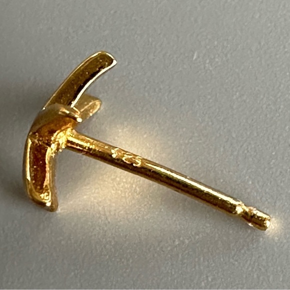 24k Gold Vermeil Starfish Stud Earrings - Picture 7 of 11